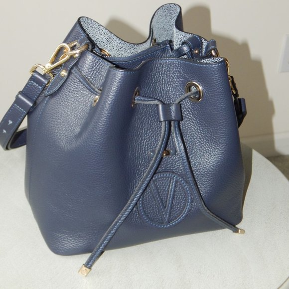 Valentino by Mario Valentino Karl Medallion Leather Bucket Bag VA2865 Authentic - Picture 5 of 16